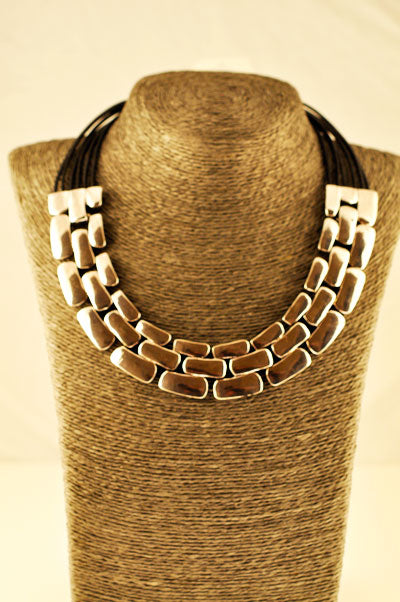 5298 - Necklace with silver-plated pendant