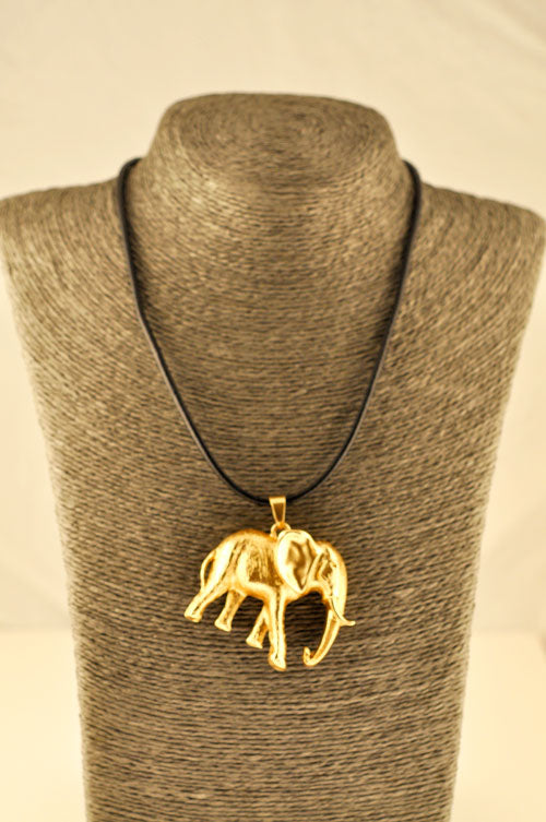 5308 - Necklace with gold-plated pendant
