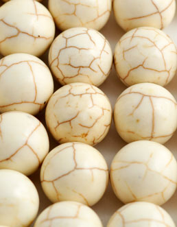 5563 - White Howlite 16mm