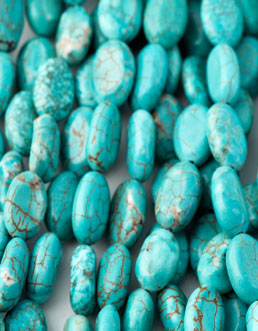 5686 - Green Howlite 5x10x14mm