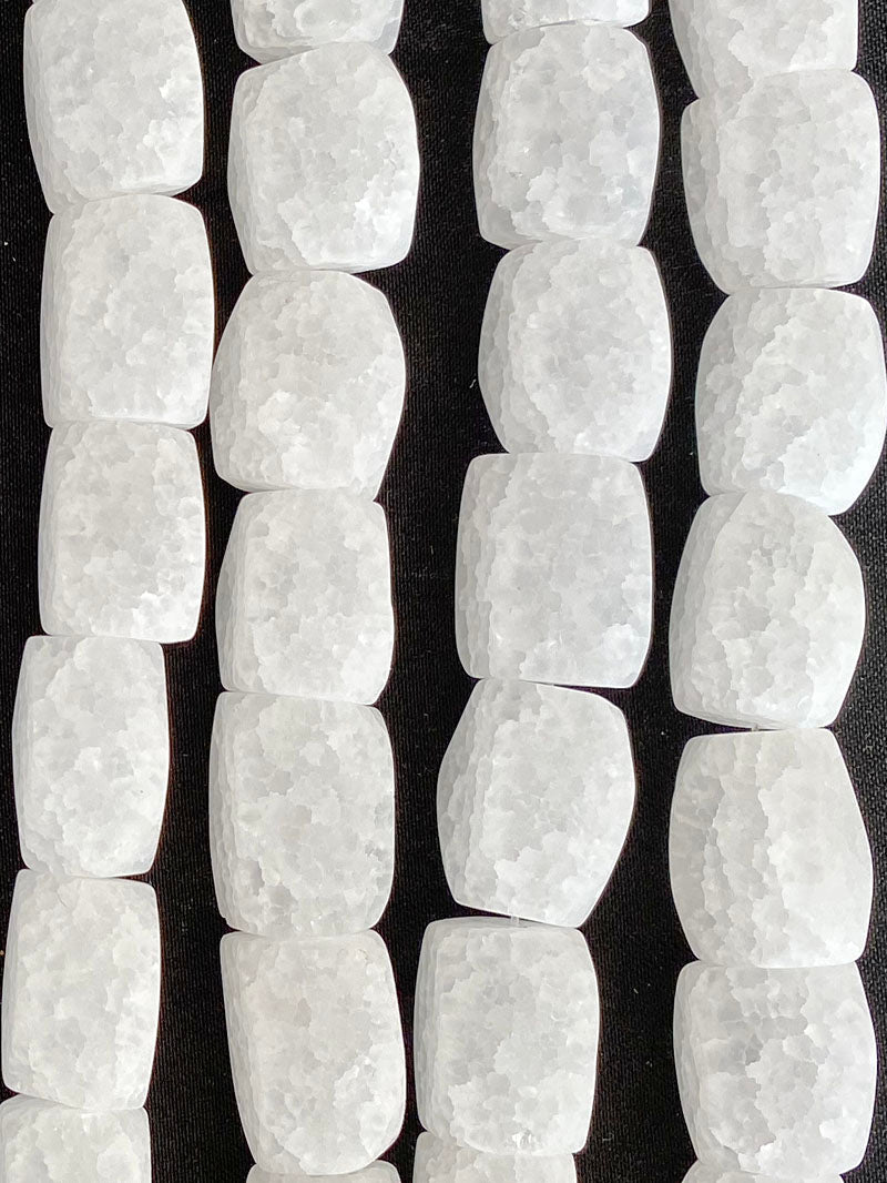 6379 - Matter Bergkristall 13x13,5x19,5mm