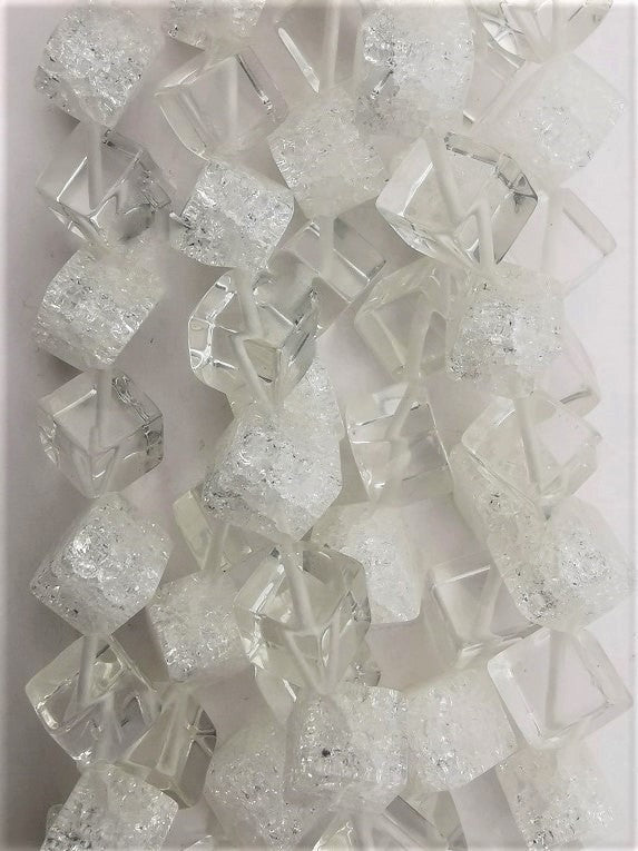 6592 - Mountain crystal 8x8x8mm