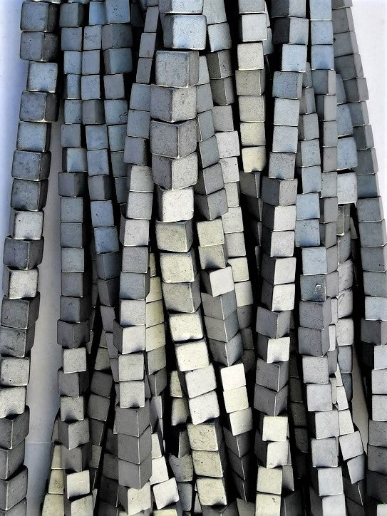 6647 - Matte Hematite 3x3x3mm