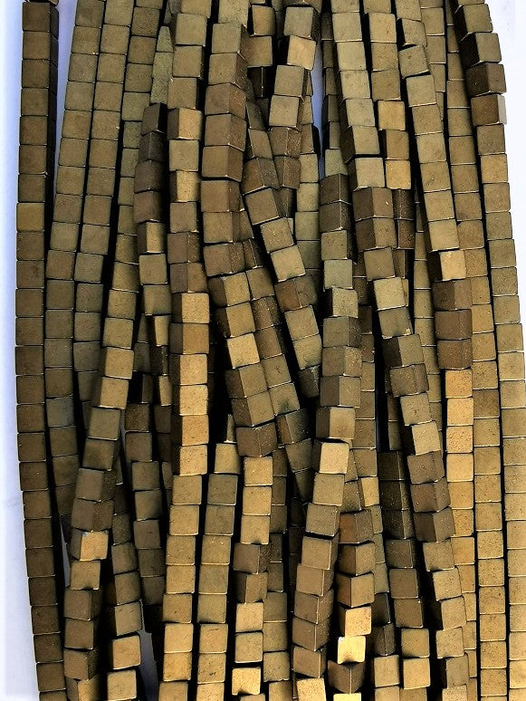 6652 - Mat Hæmatit  3x3x3mm