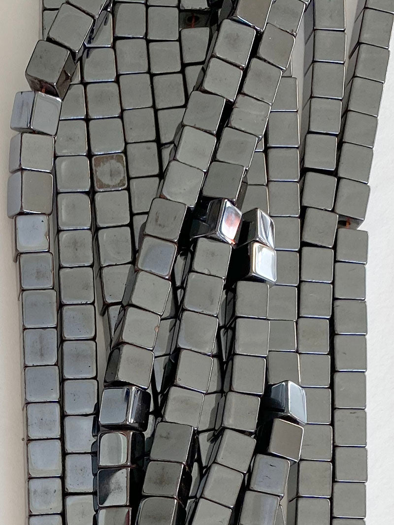 6828 - Hämatit 6x6mm