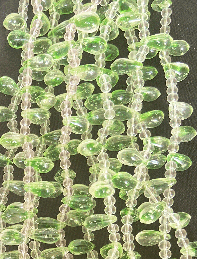 8220 - Grøn Glas streng 13x7mm