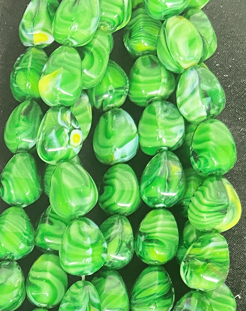 8262 -  Grøn Glas streng 16x11mm