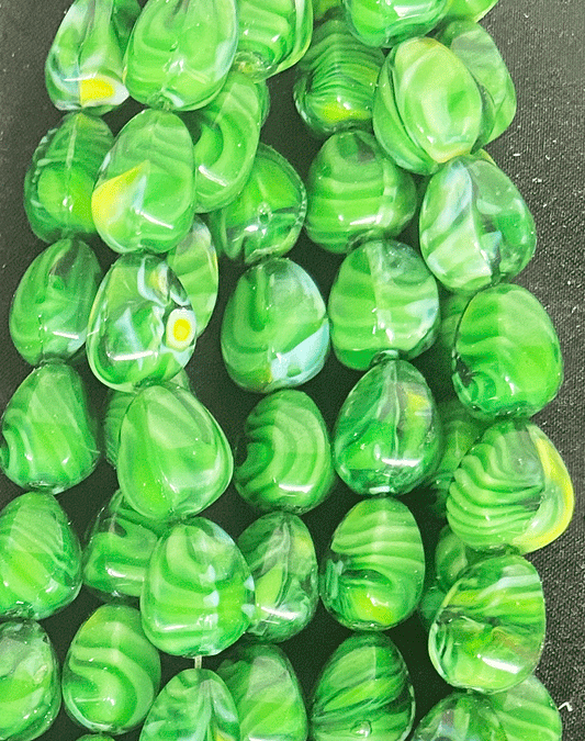 8262 - Green Glass string 16x11mm
